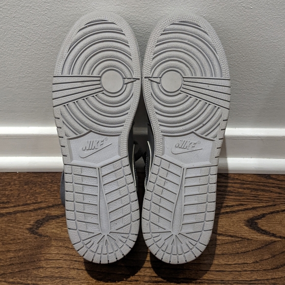 Air Jordan 1 Mid Top Retro Sneakers UK6/EU40 - Picture 5 of 8